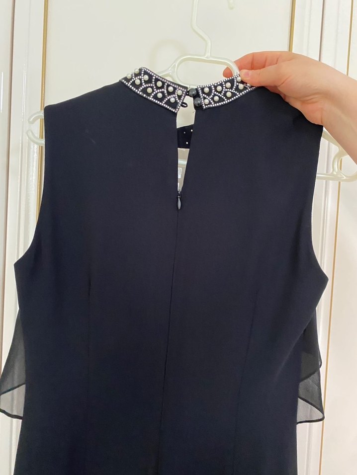 Zincir Detaylı Siyah Mini V Yaka Abiye Elbise - Görsel 2