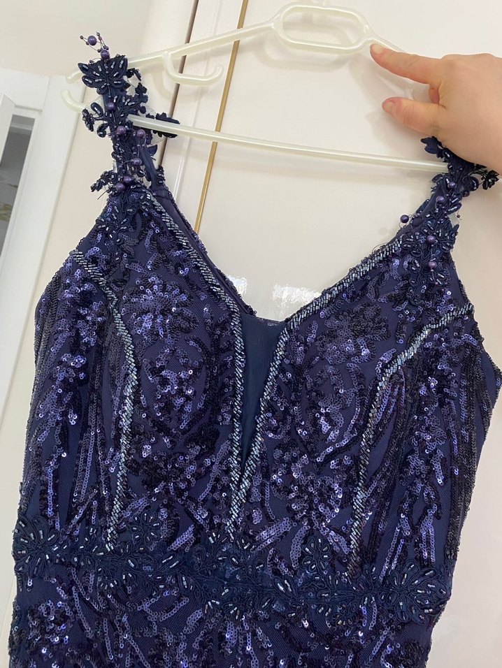 Siyah V Yakalı Uzun Drapeli Abiye Elbise - Görsel 3