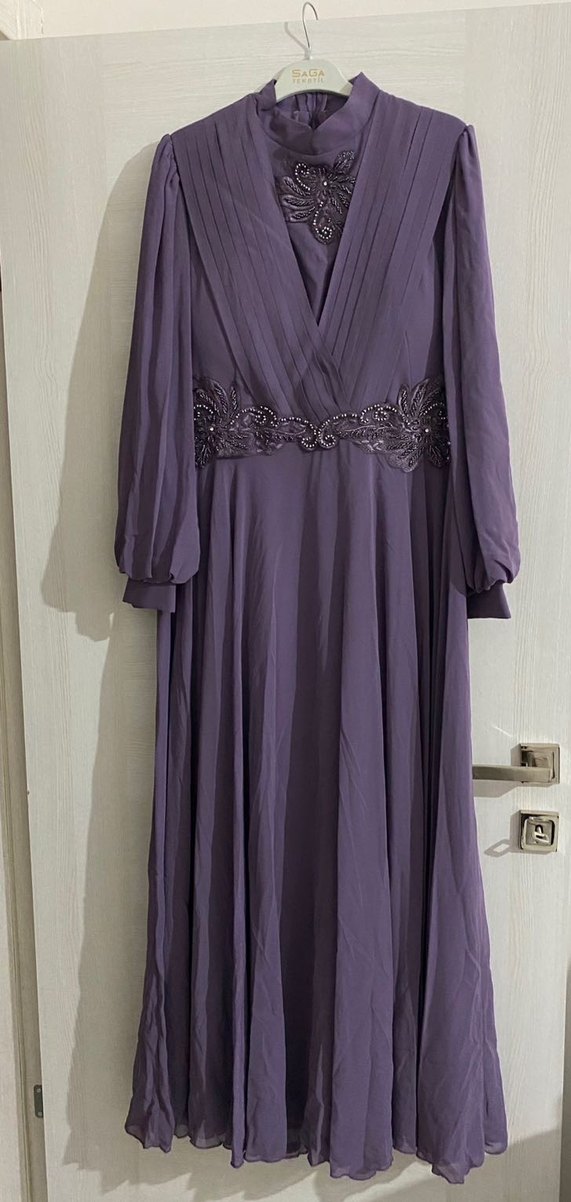 Mor Uzun Kollu Nakışlı Kadın Abiye Elbise - Görsel 3