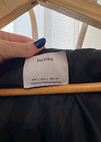 Bershka Siyah Fermuarlı Kadın Kışlık Mont