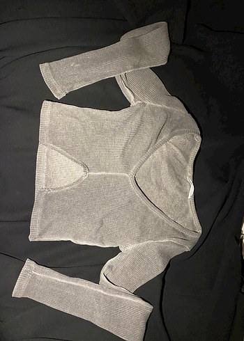 Bershka V Yaka Gri Uzun Kollu Triko Crop