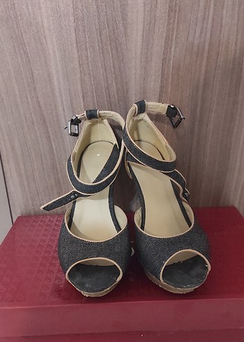 Denim Tokalı Yüksek Topuklu Kadın Ayakkabısı - Görsel 2