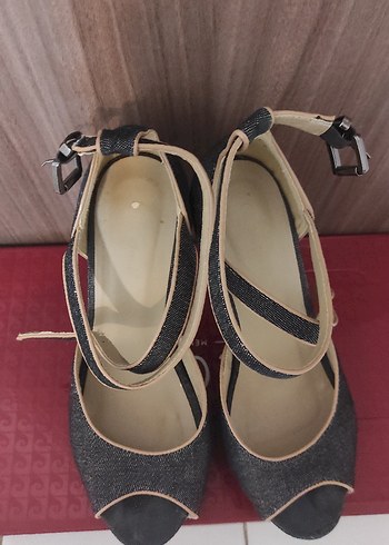 Denim Tokalı Yüksek Topuklu Kadın Ayakkabısı - Görsel 3