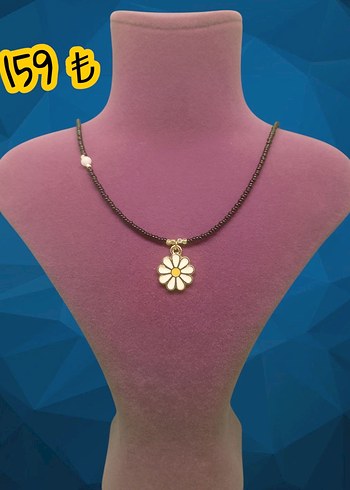 Papatya Charmlı Siyah Boncuk Kolye - 159 Yerine 110 TL