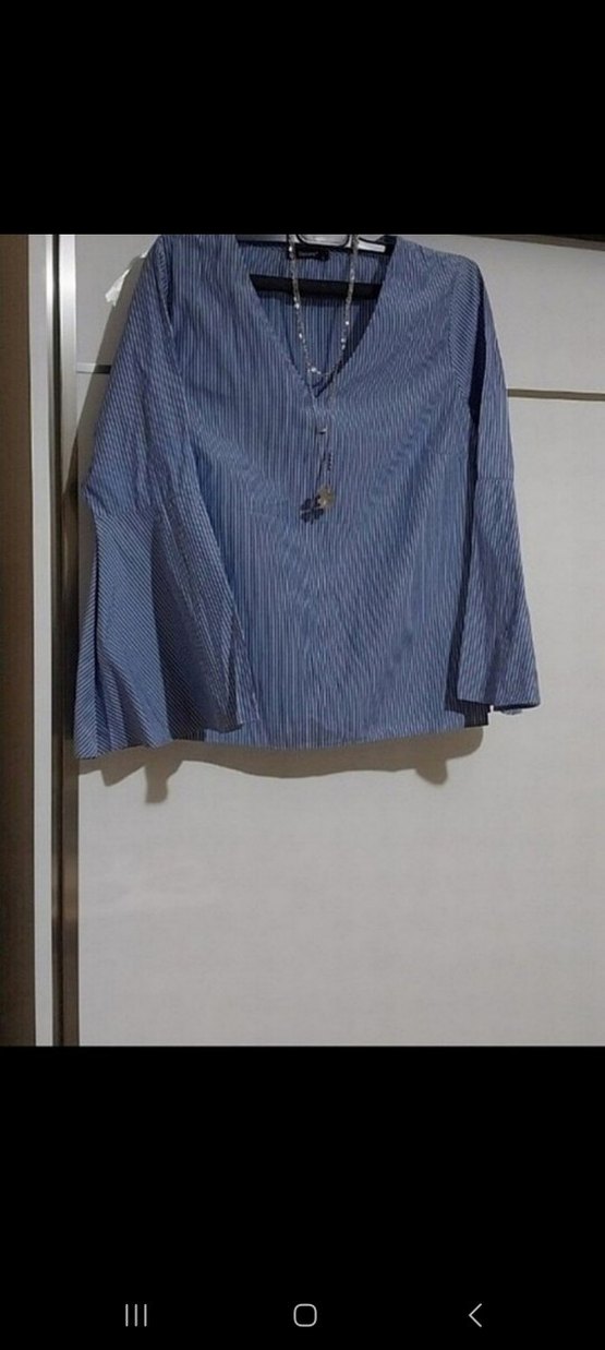 Mavi V Yakalı Uzun Kollu Denim Kadın Gömlek - Görsel 3