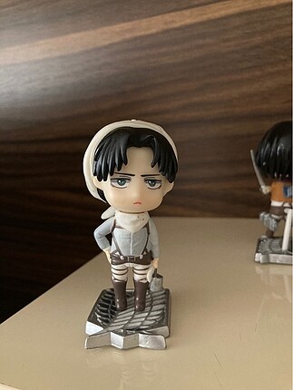 levi ackerman anime figür