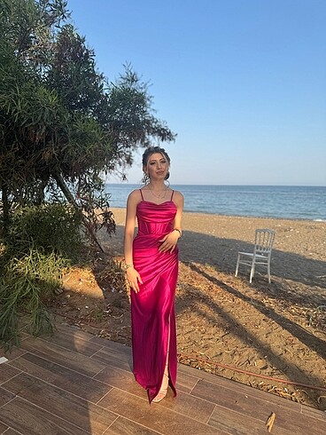Pembe askılı korseli abiye