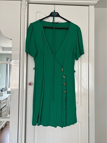 Bershka önden düğmeli mini elbise