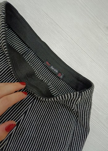 Gri Çizgili Düğmeli Mini Hamile Bluzu
