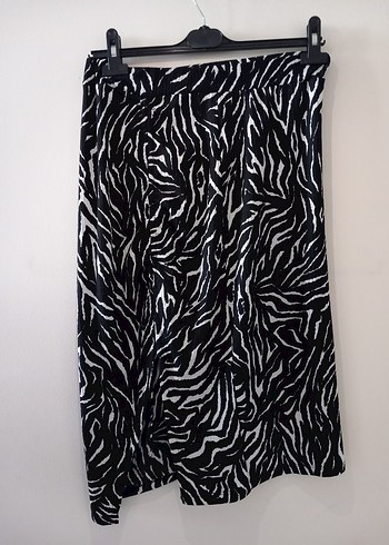 Zebra Desenli Pilili Yırtmaç Detaylı Uzun Midi Etek