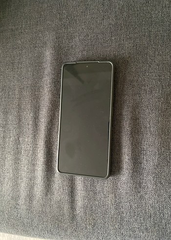 Sarı Android Telefon ve 67W Hızlı Şarj Adaptörü - Görsel 7