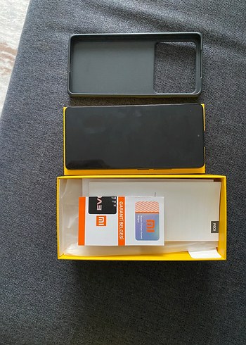 Sarı Android Telefon ve 67W Hızlı Şarj Adaptörü - Görsel 5