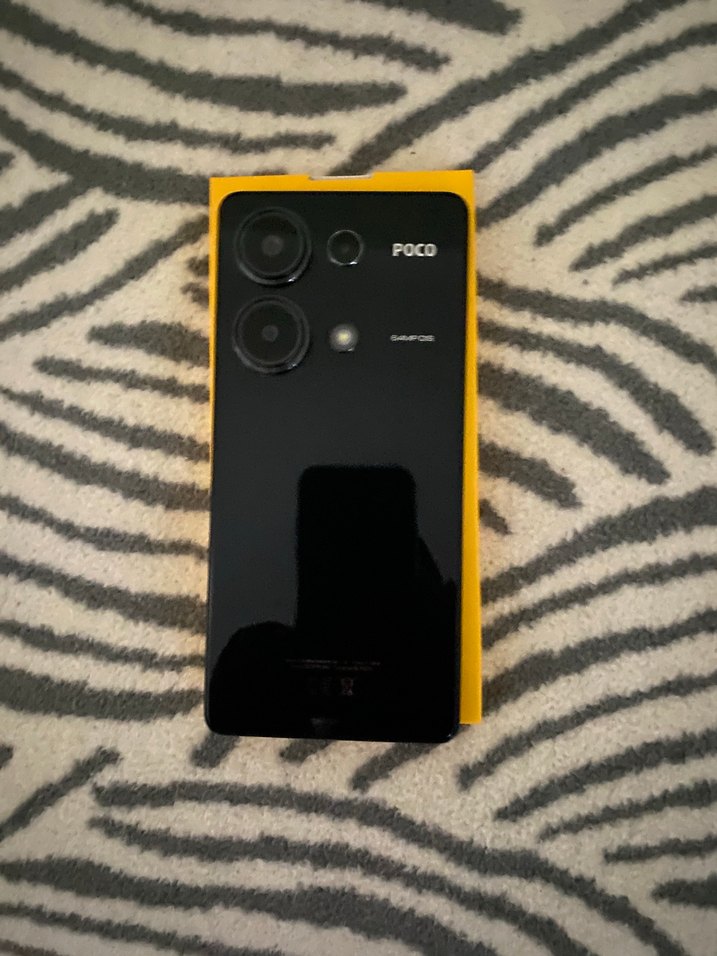 Sarı Android Telefon ve 67W Hızlı Şarj Adaptörü - Görsel 4