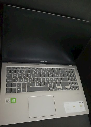 Gri Asus Dizüstü Bilgisayar