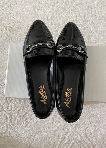 Siyah Parlak Tokalı Stiletto Topuklu Kadın Ayakkabı