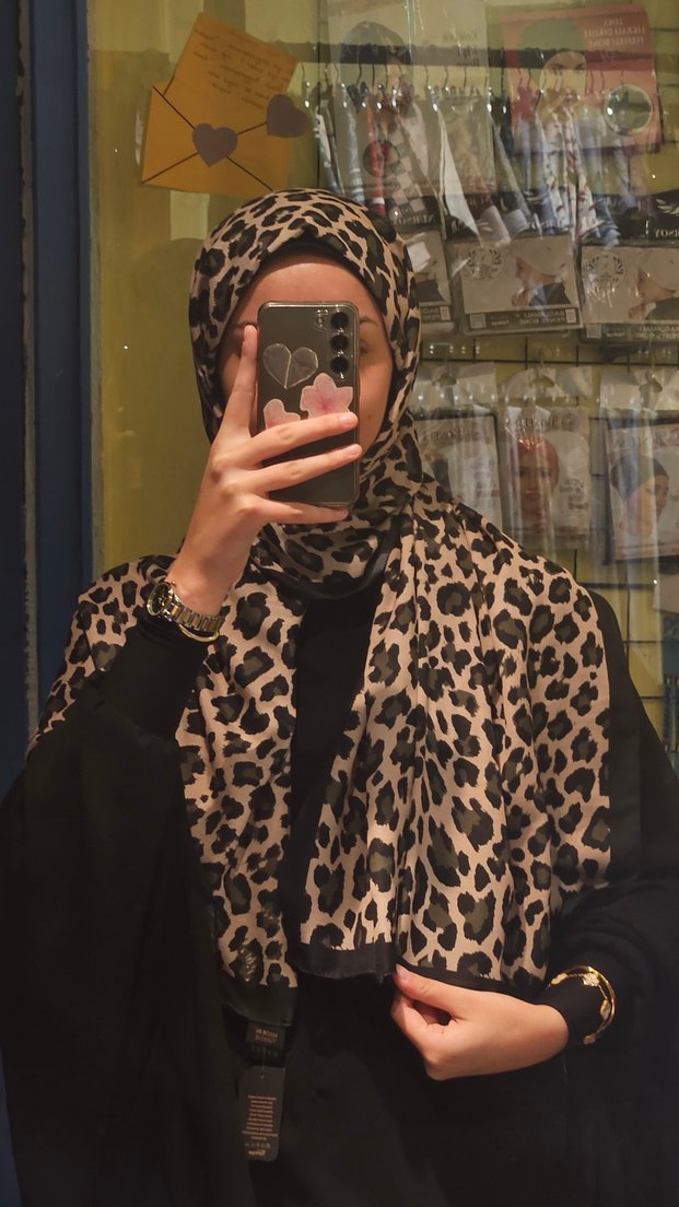 Kahverengi Leopar Desenli Drapeli Kadın Şal - Görsel 2