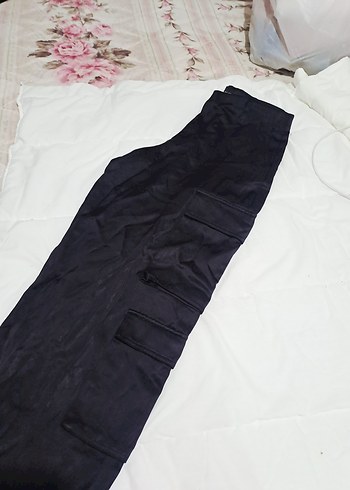 Siyah Kadın Midi Saten Rahat Kesim Pantolon - Görsel 3