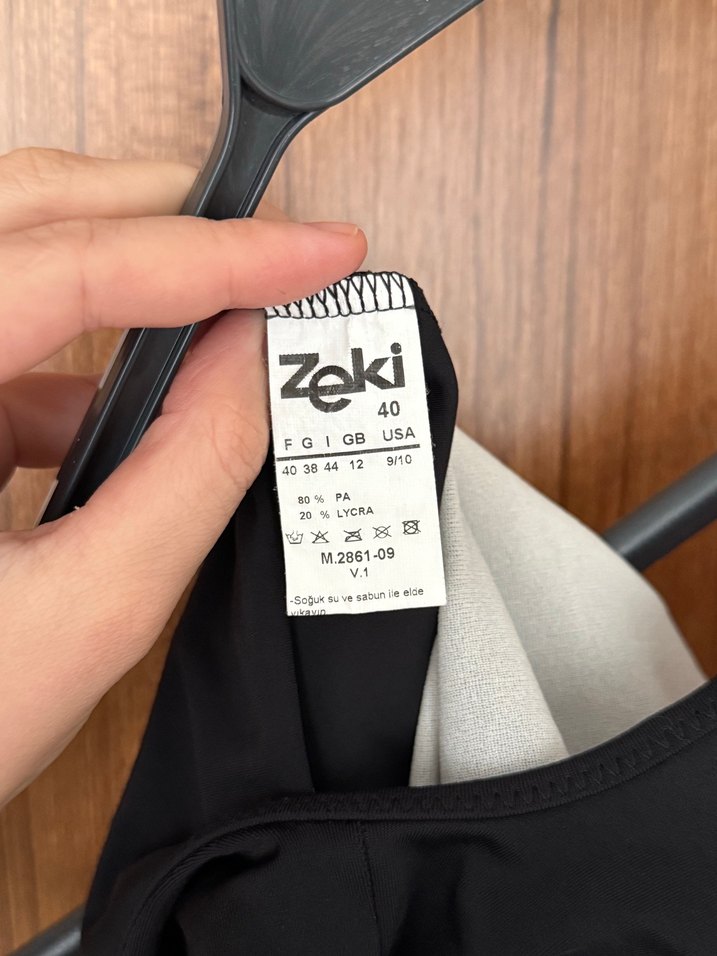 Zeki Siyah Desenli İnce Askılı Mayo - Görsel 4