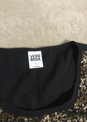 Vero Moda Altın Payetli Kadın Kolsuz Bluz