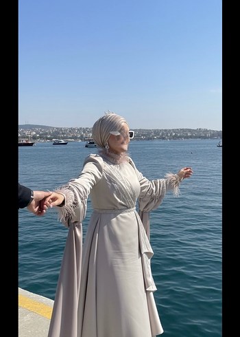 Abiye Bej Nakışlı Uzun Kollu Uzun Abiye Elbise