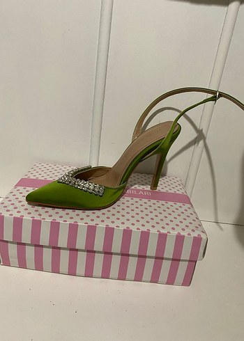 37 Beden Yeşil Parlak Tokalı Stiletto Topuklu Ayakkabı