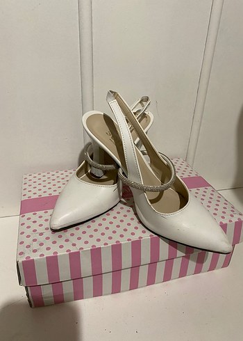 37 Beden Beyaz Tokalı Stiletto Kadın Abiye Ayakkabı