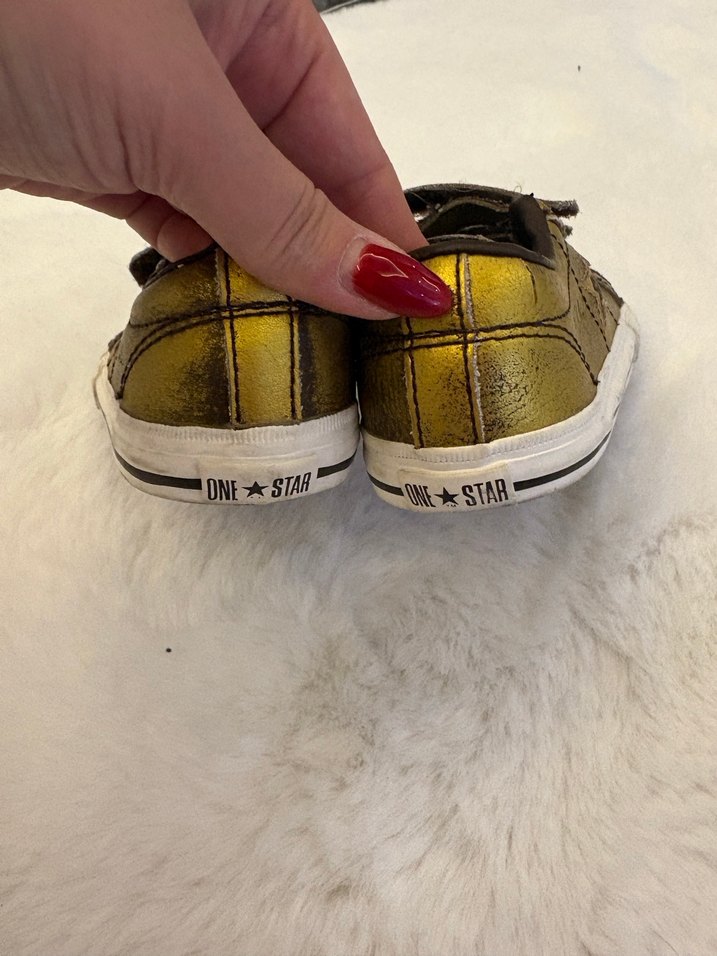 24 Numara Kız Çocuk Altın Renkli Cırt Cırtlı Spor Ayakkabı - Görsel 4