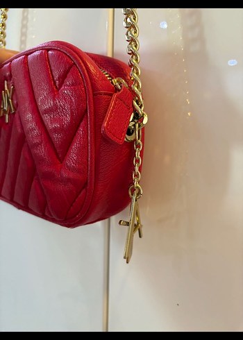 Armani Exchange Kırmızı Zincir Detaylı Deri Kadın Çanta - Görsel 3