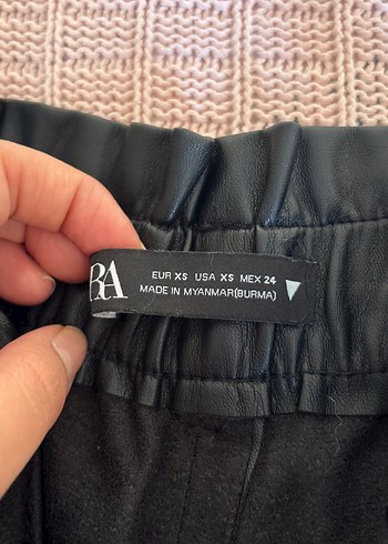 Kadın Siyah Deri Kemerli Rahat Kesim Pantolon - Görsel 3