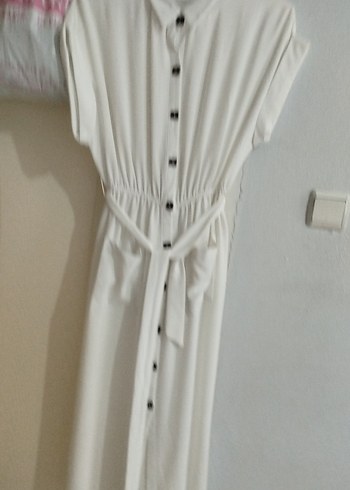 Düğmeli Beyaz Uzun Kadın Elbise
