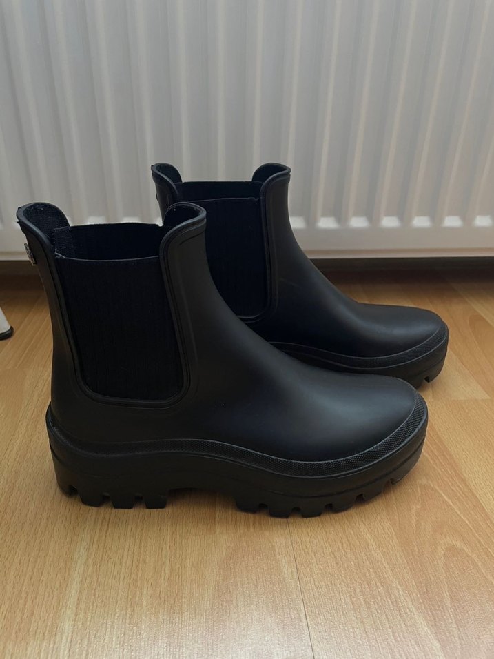 İgor Siyah Kadın Bot - Görsel 4