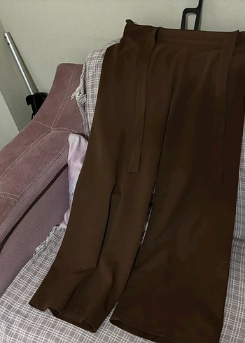 Kahverengi Kemerli Kadın Kumaş Pantolon