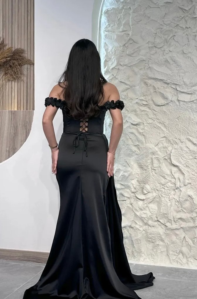 Siyah çiçek detaylı korseli balık model saten abiye - Görsel 2