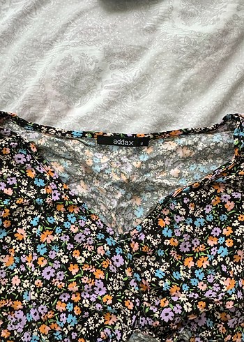 Düğmeli V Yaka Gri Mini Bluz - Görsel 4