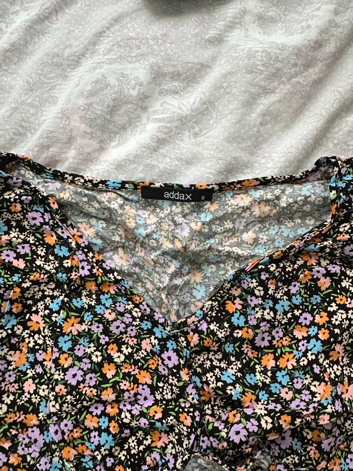 Düğmeli V Yaka Gri Mini Bluz - Görsel 4