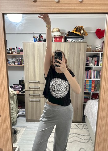 Bohem Tarz Siyah Baskılı Kadın Tişört - Görsel 3