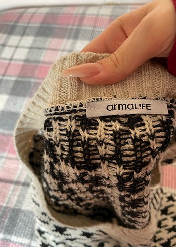 Kadın Krem renkli desenli  V Yaka Örgü Süveter - Görsel 3