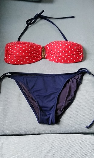 puantiyeli kırmızı bikini