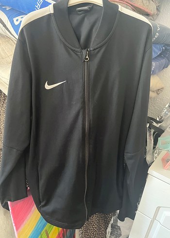 l Beden Erkek Çocuk Siyah Fermuarlı Spor Ceket