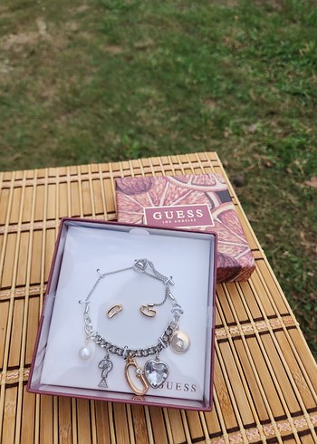 Guess Guess Zincir Detaylı Altın Renkli Kadın Bileklik