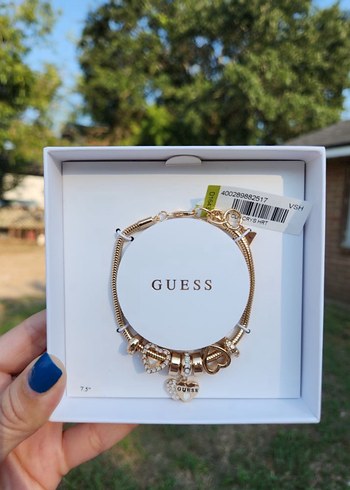 Guess Altın Renk Zincir Detaylı Bileklik