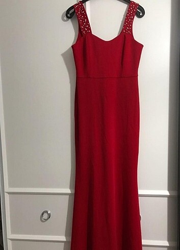 Kırmızı elbise  - Görsel 2