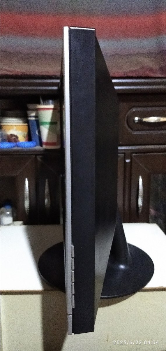 Casper 2000W 2006AW 20 inç LCD Monitör - Görsel 3