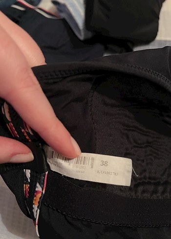 Siyah İnce Askılı Kadın Mayo - Görsel 6