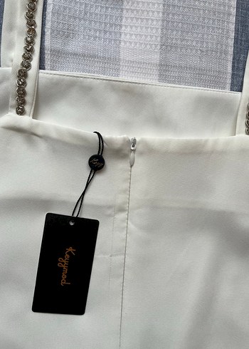 Beyaz Tüy Detaylı Elbise - Görsel 4