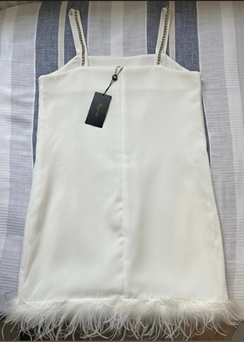 Beyaz Tüy Detaylı Elbise - Görsel 2