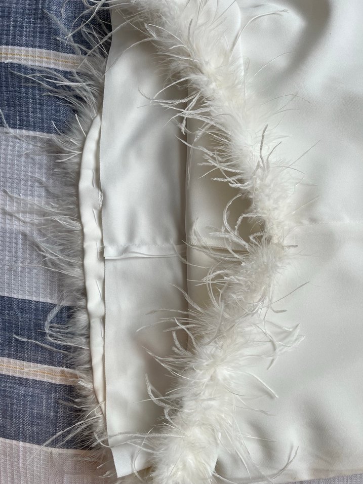 Beyaz Tüy Detaylı Elbise - Görsel 5