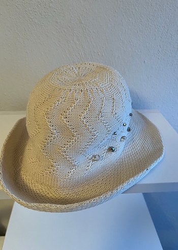 Boncuk Detaylı Beyaz Örgü Bohem Kadın Şapka - Görsel 2