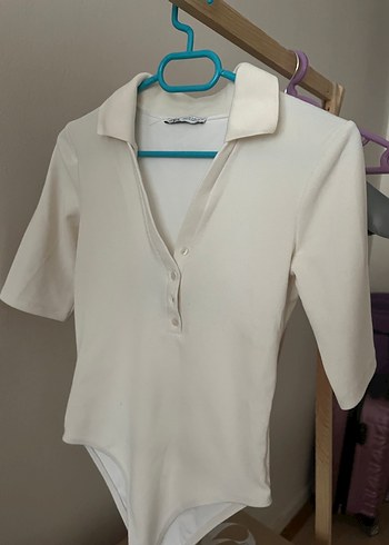 Düğmeli Beyaz Kısa Kollu Kadın Bodysuit - Görsel 2