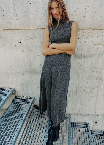 Gri Yüksek Yakalı Uzun Elbise - Görsel 2